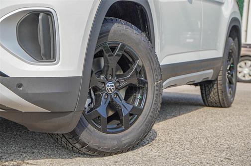 2025 Volkswagen Atlas 2.0T Peak Edition