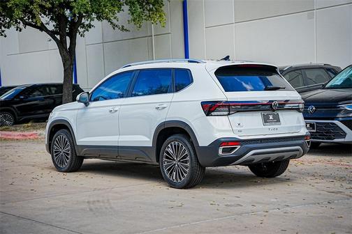 2025 Volkswagen Taos 1.5T SE