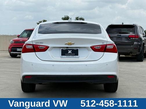 Iridescent Pearl Tricoat 2016 Chevrolet Malibu 1LT