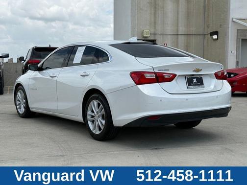 Iridescent Pearl Tricoat 2016 Chevrolet Malibu 1LT