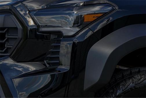 2025 Toyota Tacoma Hybrid TRD