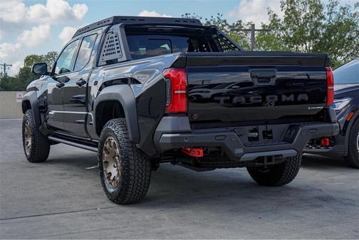 2025 Toyota Tacoma Hybrid TRD