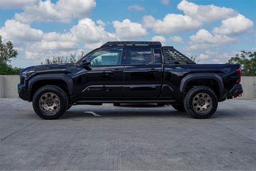 2025 Toyota Tacoma Hybrid TRD