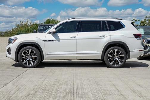 2026 Volkswagen Atlas 2.0T SEL Premium R-Line