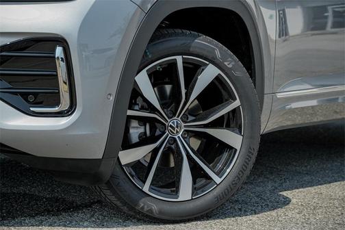 2025 Volkswagen Atlas 2.0T SEL Premium R-Line