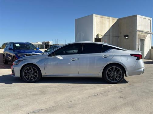 2023 Nissan Altima 2.0 SR