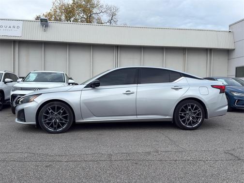 2023 Nissan Altima 2.0 SR