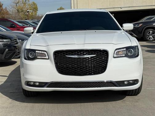 2019 Chrysler 300 S