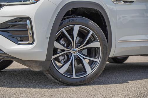2024 Volkswagen Atlas 2.0T SEL Premium R-Line