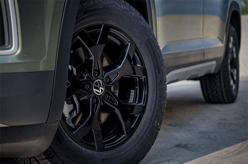 2025 Volkswagen Atlas 2.0T Peak Edition