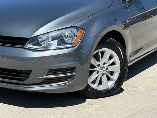 2016 Volkswagen Golf SportWagen TSI S 4-Door