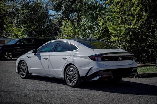 2024 Hyundai SONATA Hybrid Limited