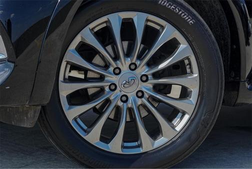 2017 INFINITI QX80 Base