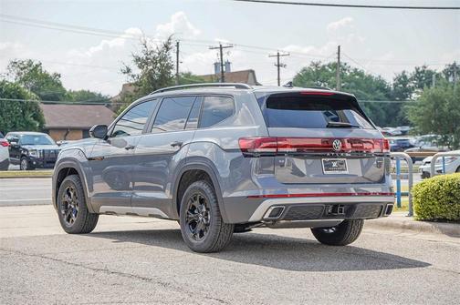 2025 Volkswagen Atlas 2.0T Peak Edition