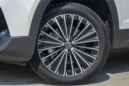 2025 Volkswagen Taos 1.5T SE