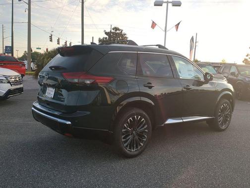 Obsidian Green 2026 Nissan Rogue Platinum