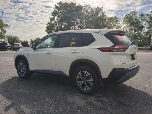 Pearl White Tricoat 2023 Nissan Rogue SV