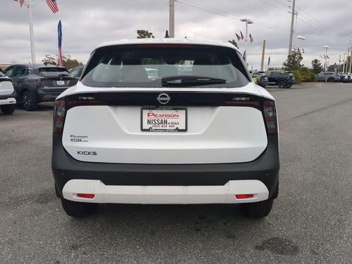 2026 Nissan Kicks S