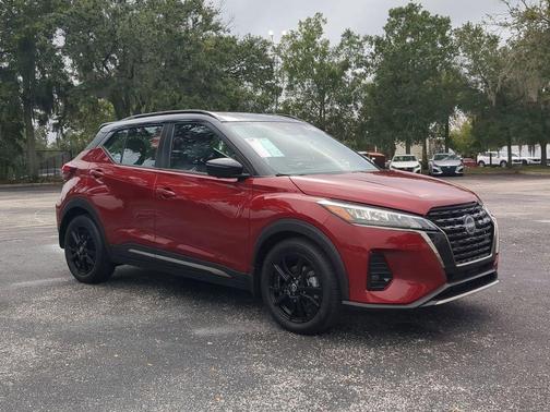 2023 Nissan Kicks SR