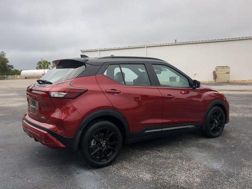 2023 Nissan Kicks SR