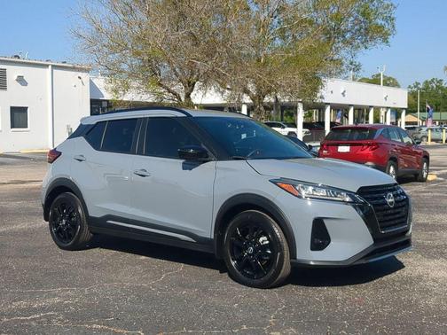 Boulder Gray Pearl 2024 Nissan Kicks SR