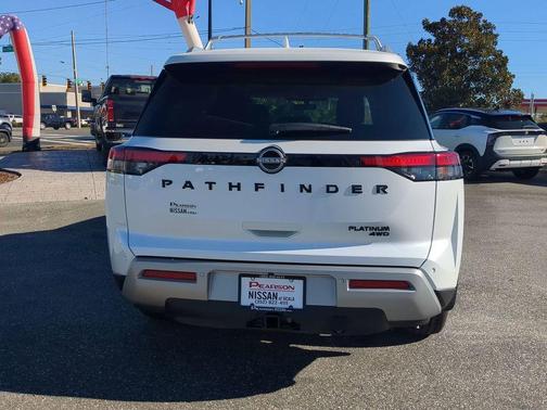 2025 Nissan Pathfinder Platinum 4WD