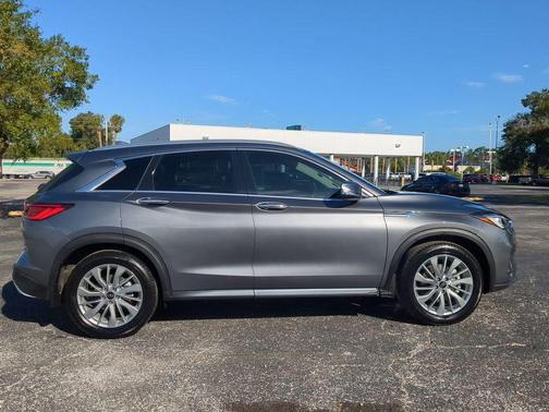 2023 INFINITI QX50 LUXE