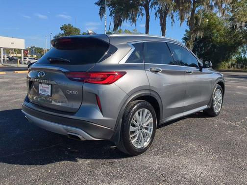 2023 INFINITI QX50 LUXE