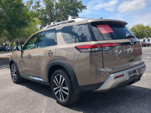 2024 Nissan Pathfinder Platinum 4WD