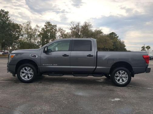 2024 Nissan Titan XD SV