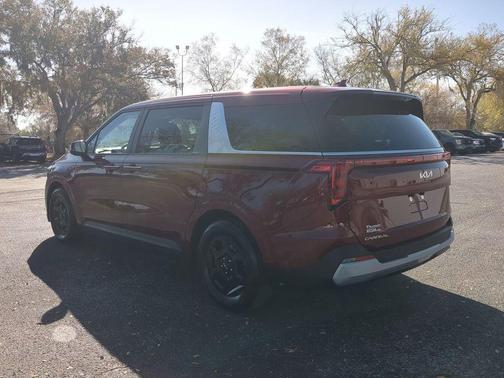 2025 Kia Carnival LXS