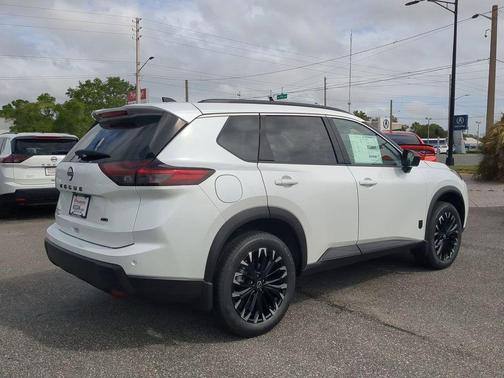 Everest White Pearl Tricoat 2026 Nissan Rogue Dark Armor
