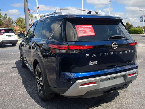 2024 Nissan Pathfinder Platinum FWD