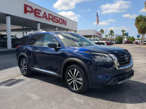 2024 Nissan Pathfinder Platinum FWD