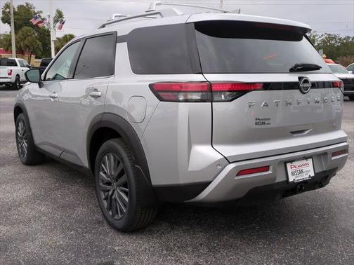 2025 Nissan Pathfinder SL FWD