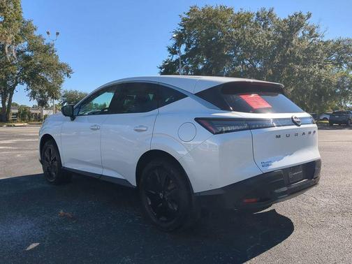 2025 Nissan Murano SV