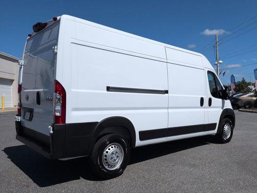 Bright White Clearcoat 2026 RAM ProMaster 2500 Tradesman