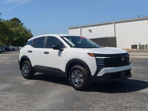 2025 Nissan Kicks S