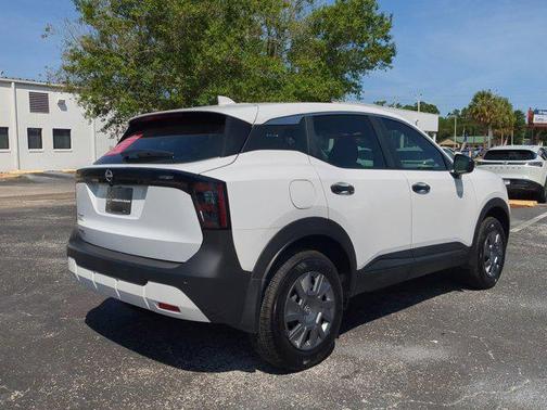 2025 Nissan Kicks S