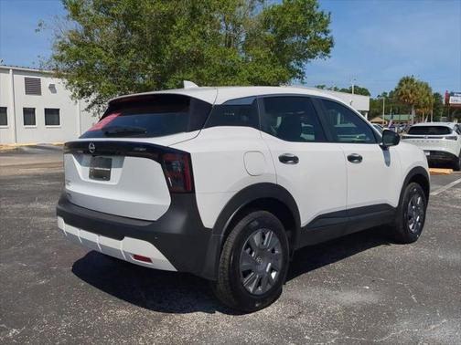 2025 Nissan Kicks S