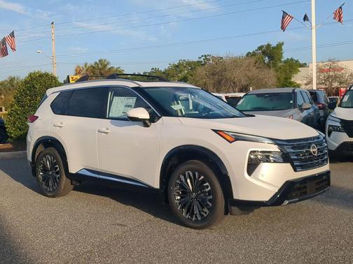 Everest White Pearl Tricoat 2026 Nissan Rogue Platinum