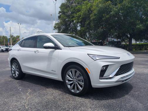 White Frost 2025 Buick Envista Avenir FWD
