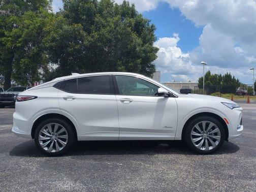 White Frost 2025 Buick Envista Avenir FWD