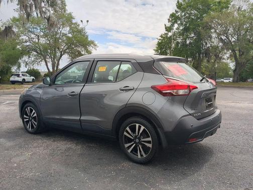 2020 Nissan Kicks SV