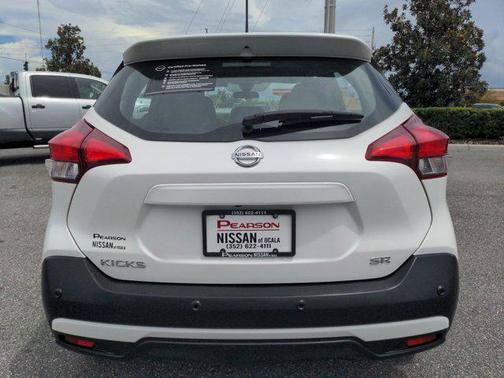 2020 Nissan Kicks SR