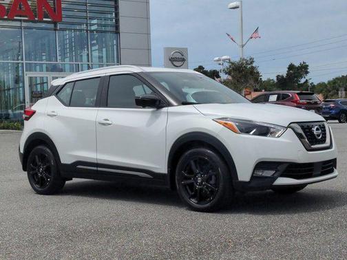 2020 Nissan Kicks SR