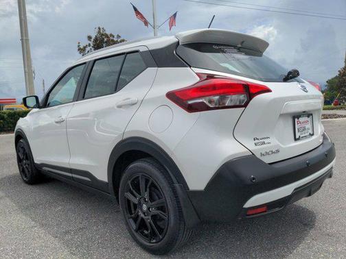 2020 Nissan Kicks SR