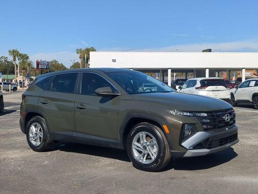 2025 Hyundai TUCSON SE