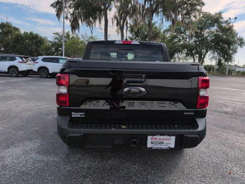 Shadow Black 2024 Ford Maverick Lariat