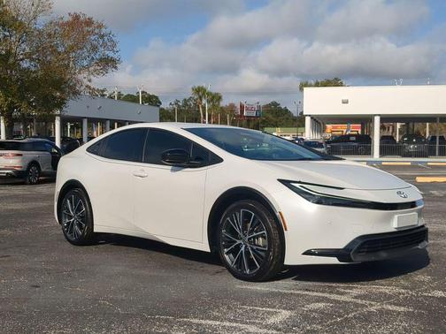 2024 Toyota Prius XLE